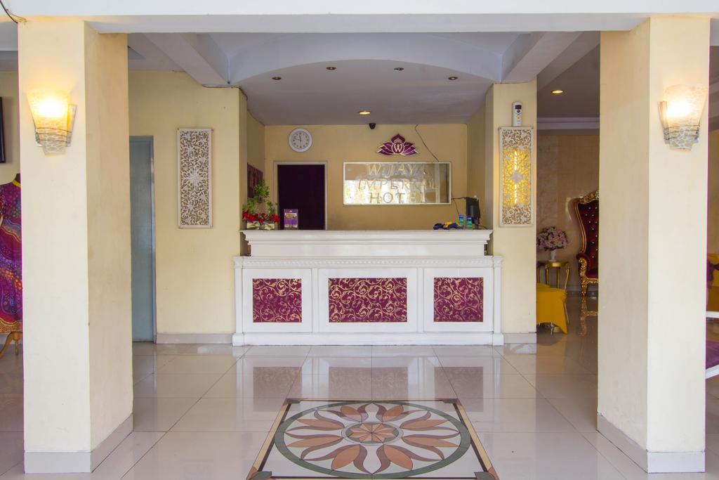 Wijaya Imperial Hotel Baturetno Bagian luar foto
