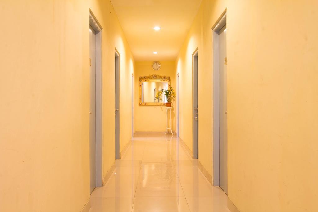 Wijaya Imperial Hotel Baturetno Bagian luar foto