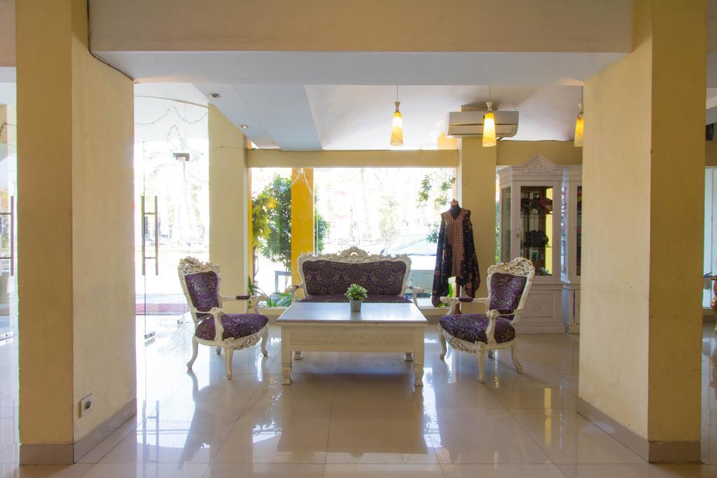 Wijaya Imperial Hotel Baturetno Bagian luar foto