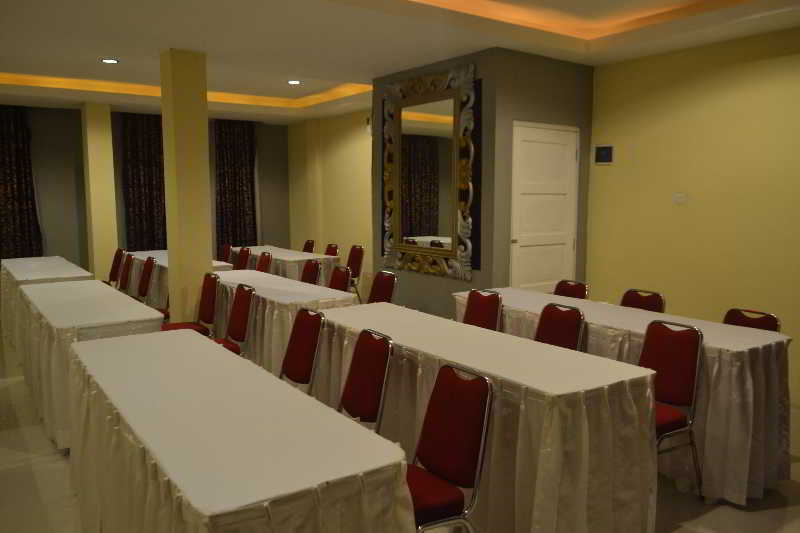 Wijaya Imperial Hotel Baturetno Bagian luar foto