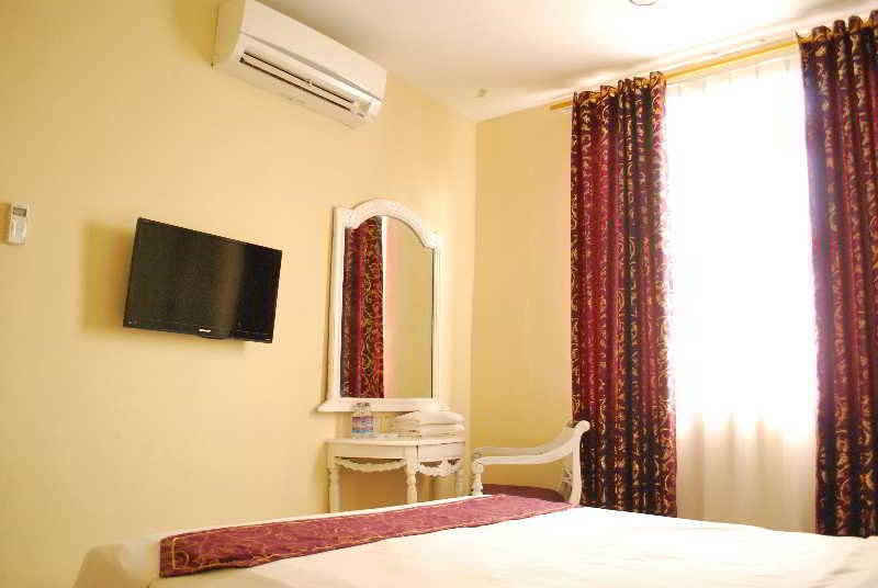 Wijaya Imperial Hotel Baturetno Bagian luar foto
