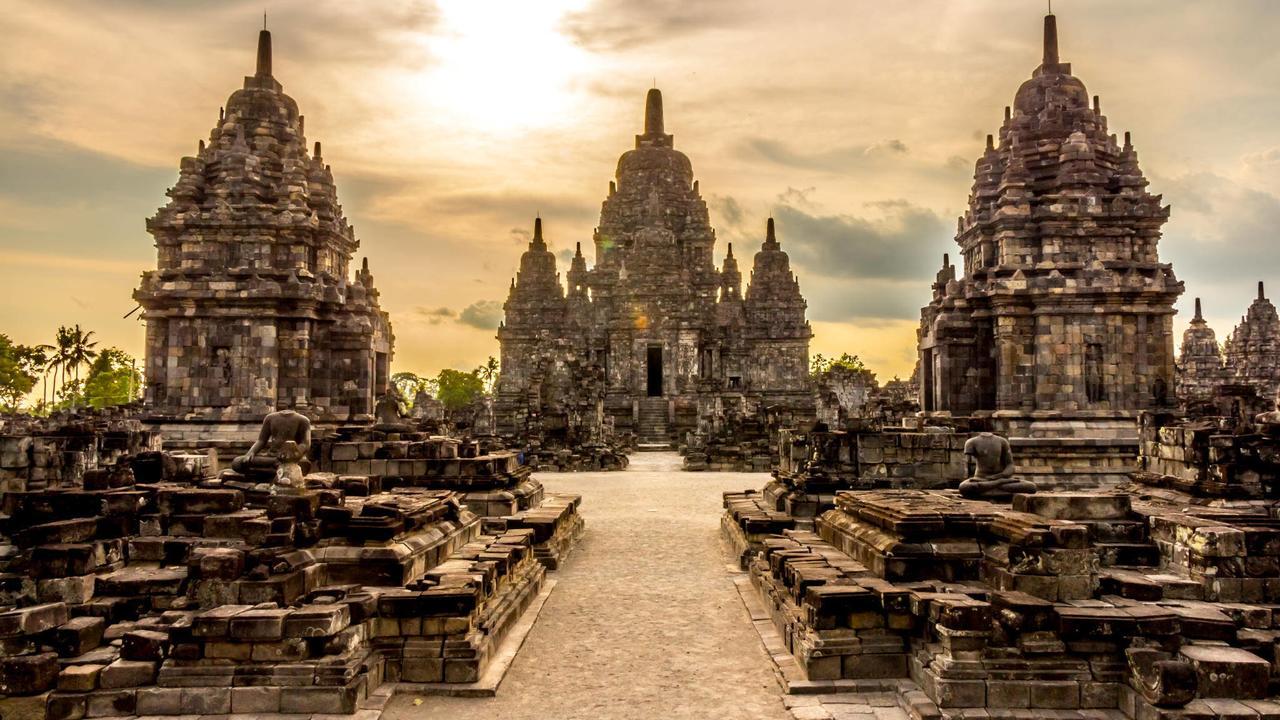 Wijaya Imperial Hotel Baturetno Bagian luar foto